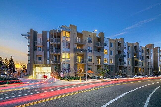 Building Photo - Enso Rental