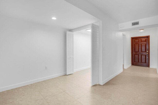 Photo - 3827 NE 166th St