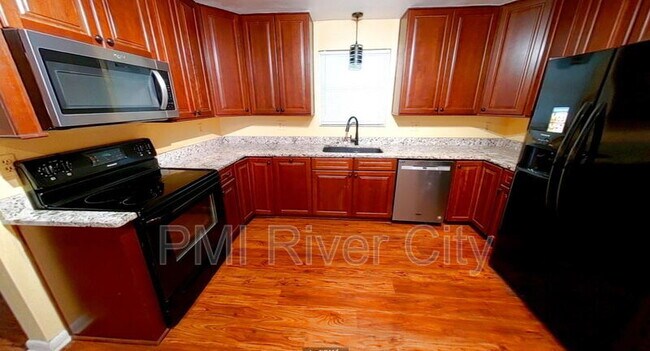 Photo - 5998 Greenwillow Ln S