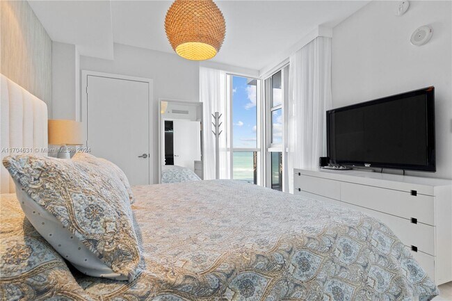 Photo - 18201 Collins Ave Unit 906