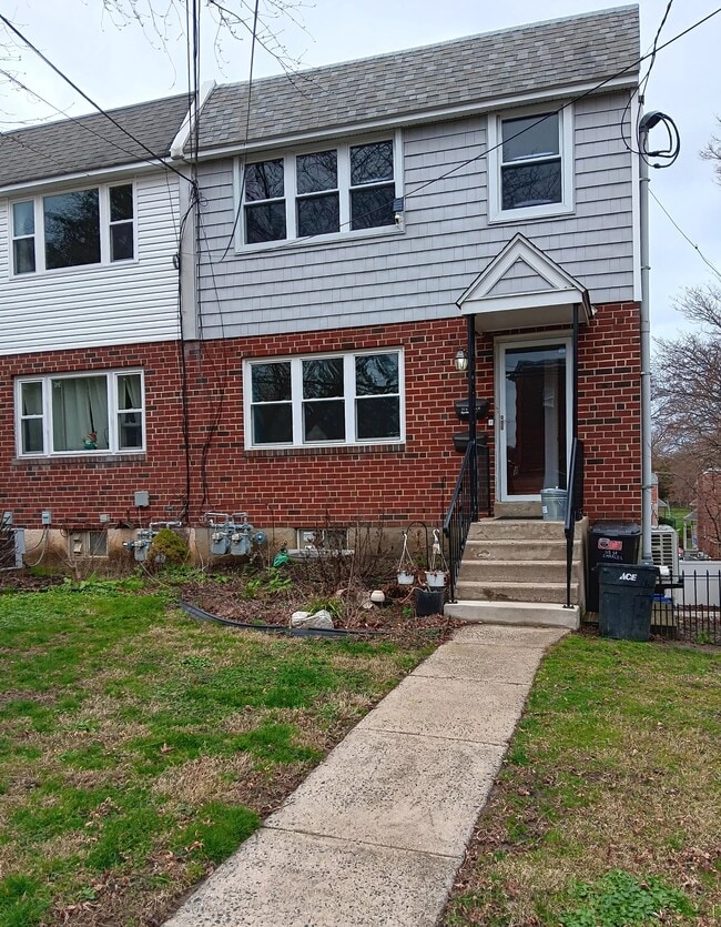 Building Photo - 115 Saint Charles St Unit A