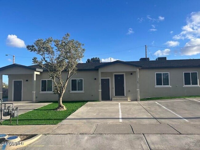 Photo - 8761 Lawson - House
