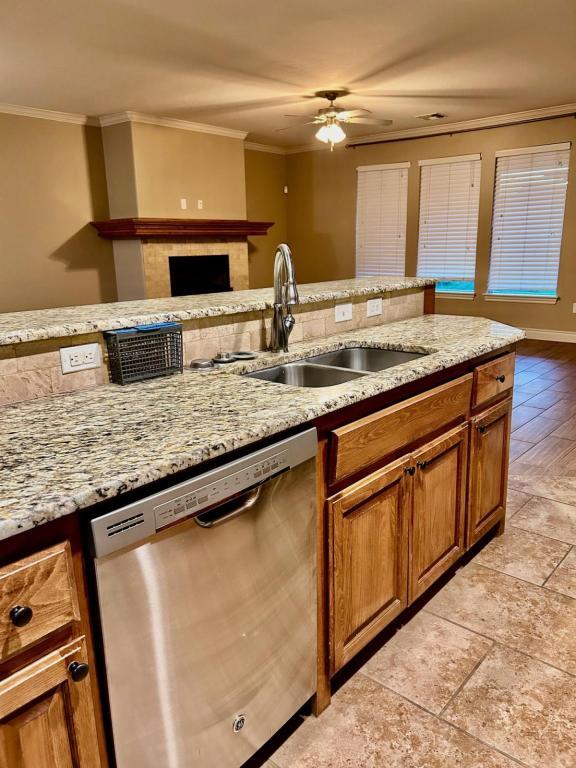 Photo - 1534 NE Stone House Dr