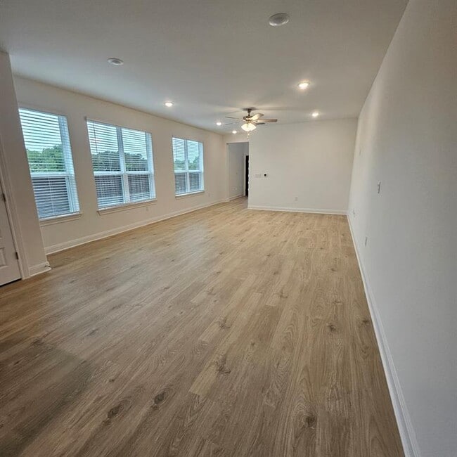 Photo - 10017 Milton Albert Way