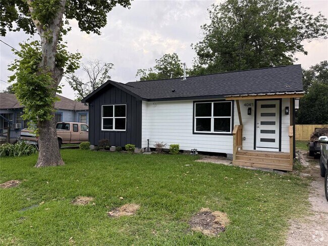 Building Photo - 4047 Delhi St Rental