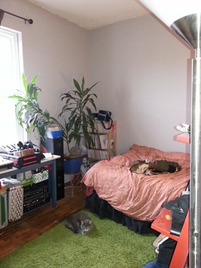 Photo - 2350 W Augusta Blvd