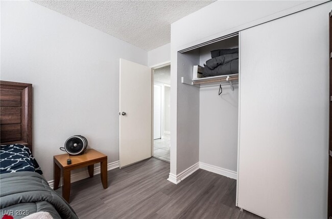 Building Photo - 6467 W Pawlow Ave