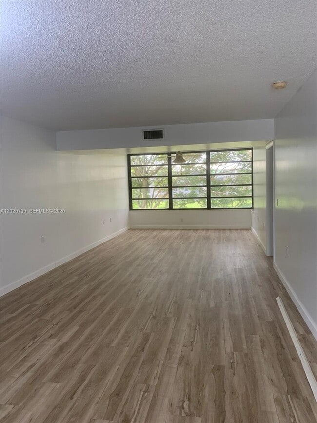 Photo - 1705 Whitehall Dr Unit 304