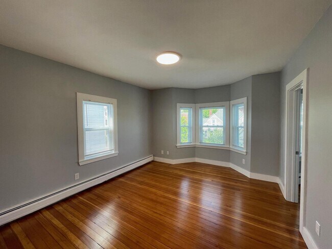 Building Photo - 356 Somerville Ave Unit 3