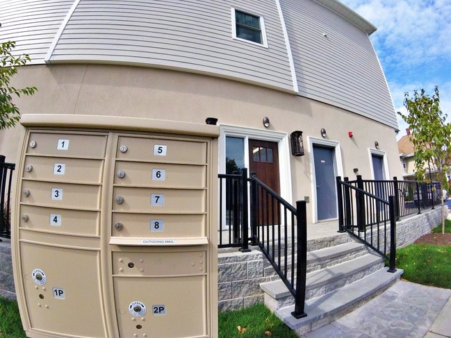 Photo - 62 Main St Unidad 5