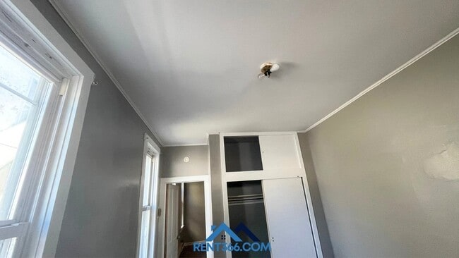 Photo - 929 Centre St Unit 1