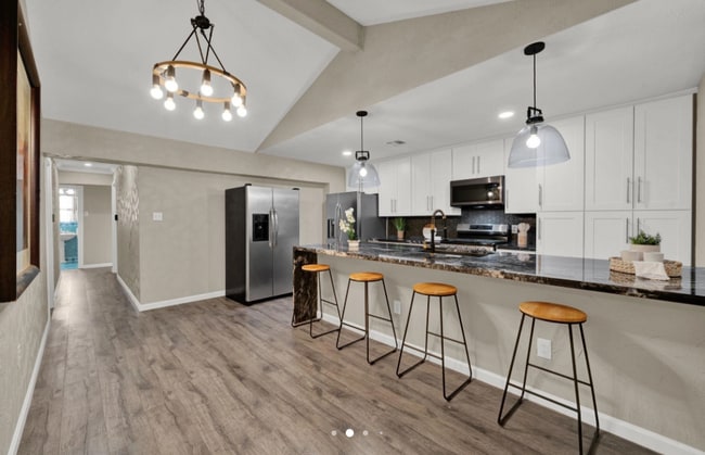 Photo - 3539 Westhampton Dr