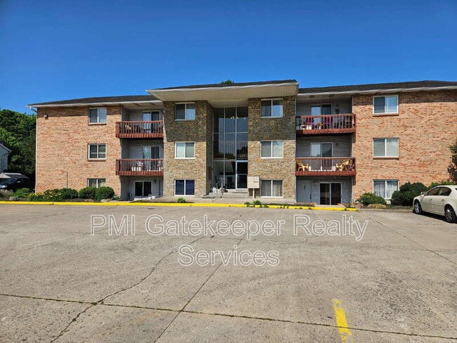 Photo - 5385 Camelot Dr Apartment
