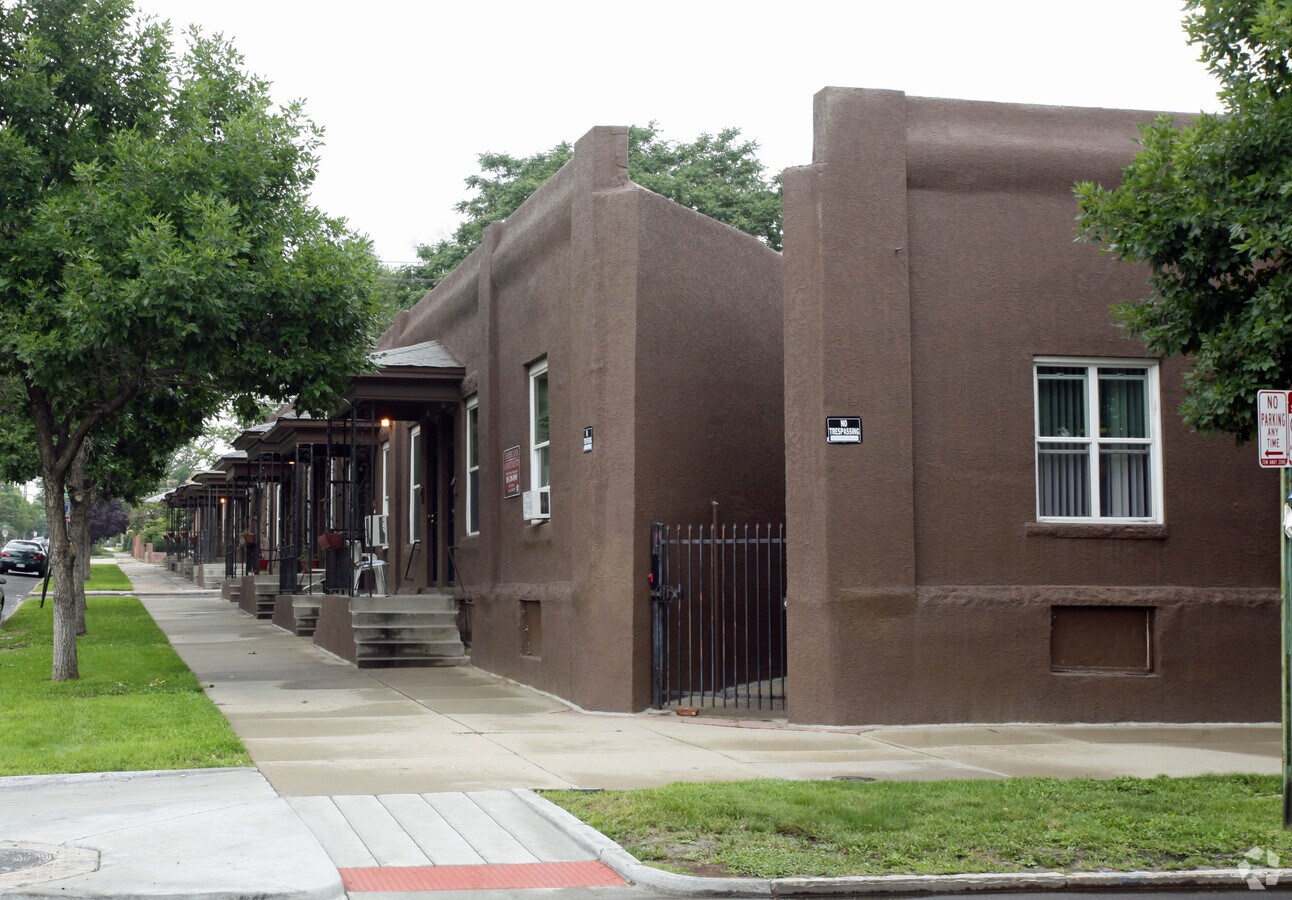 Photo - Americana Apartments