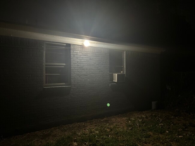 Photo - 594 Carpenter St