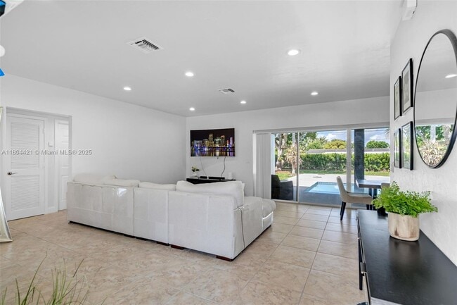 Photo - 15400 SW 84th Ave