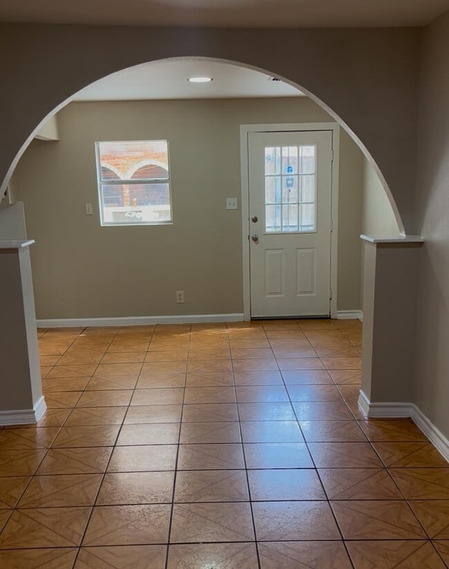 Photo - 2505 San Salvador St