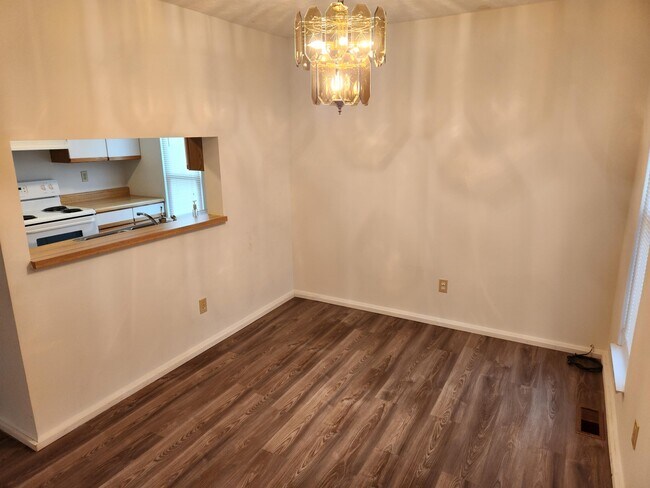 Photo - 944 Ravine Dr