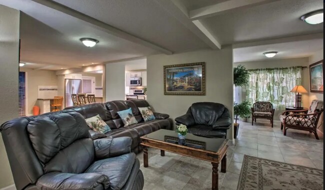 2417 Nihi St Unit lower level