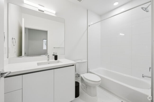 5BR, 5BA - Unit 104 - Bathroom