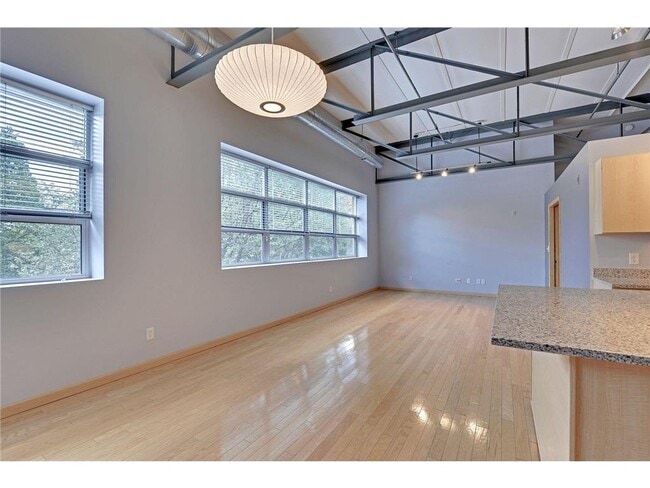 Photo - 111 E Franklin Ave Unidad 307