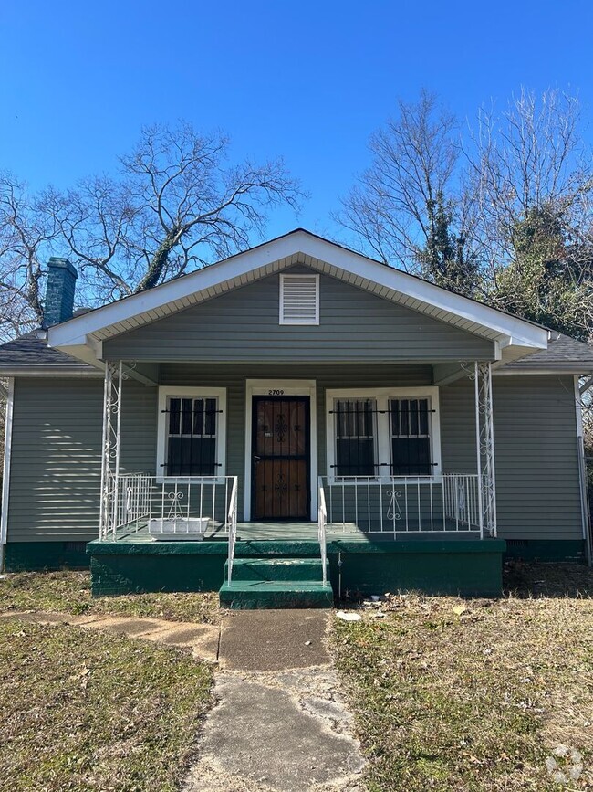 Building Photo - Two Bedroom Home in Chattanooga