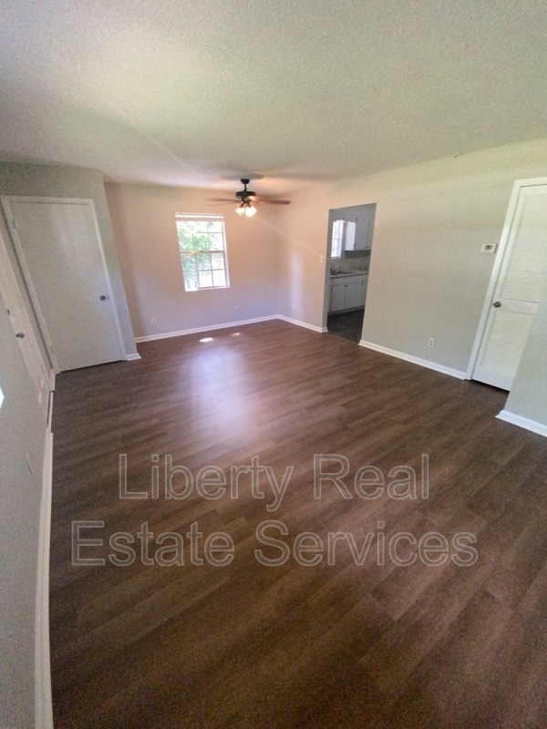 Photo - 228 Pointe S Dr