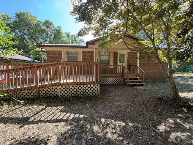 Building Photo - Milton / Pace - 3 bedroom, 2 bathroom