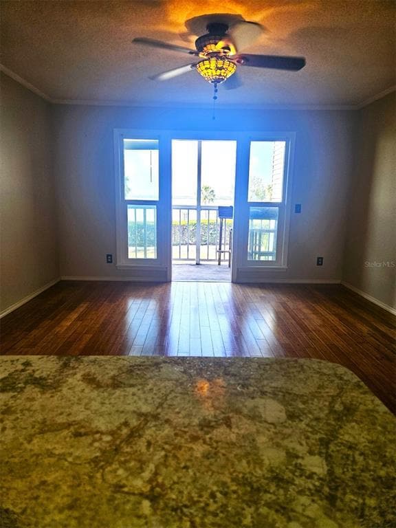 Photo - 4410 Warren Ave Unit 206