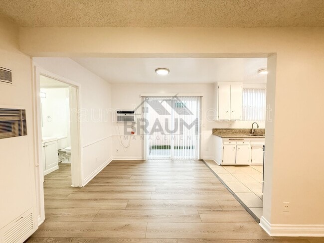 Photo - 19401 Haynes St Unidad 6