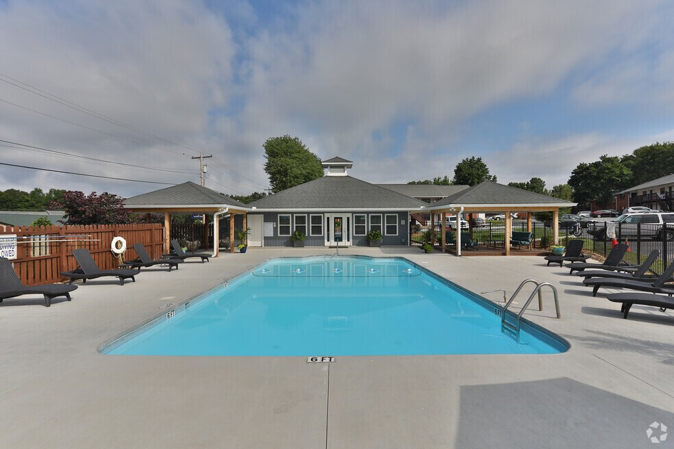 Brookfall I & II Apartments