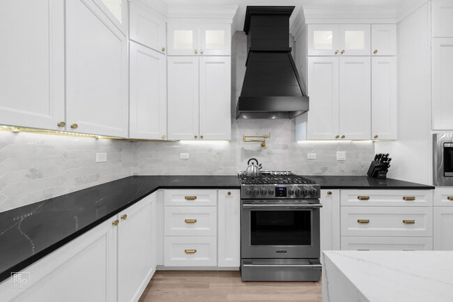 Photo - 355 W Superior St