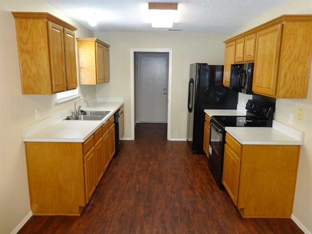 Photo - 721 Stonebrooke Dr