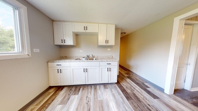 Photo - Old Brooklyn - 4 Bedroom Single Family Home