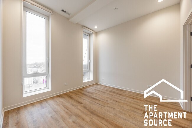 Photo - 6340 W Belmont Ave Unit 202