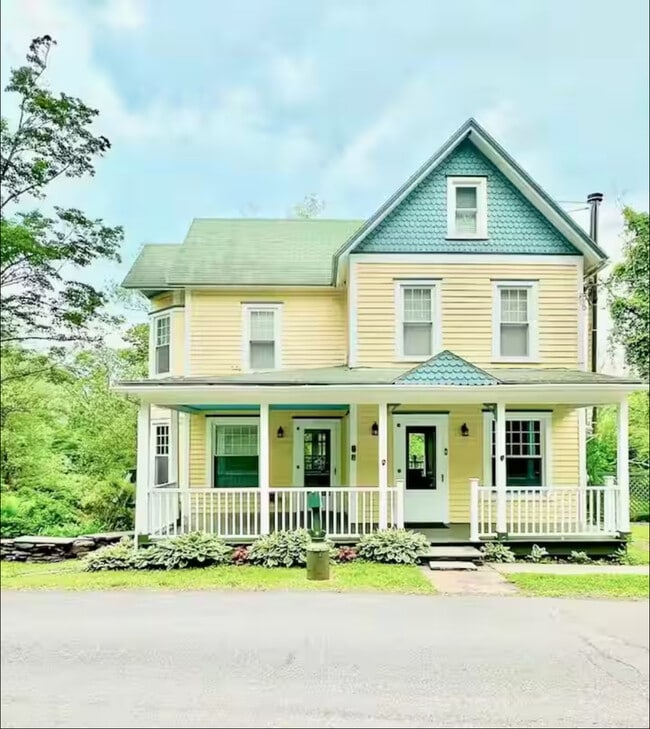 Building Photo - 98 Delaware Ave