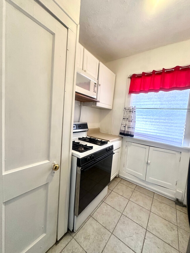 Photo - 3865 Alberta St Unit 1