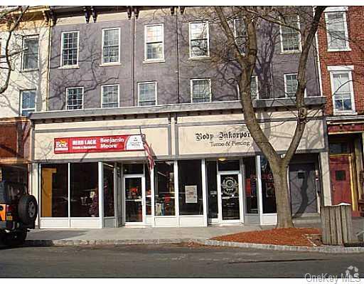 Building Photo - 122 Main St Rental