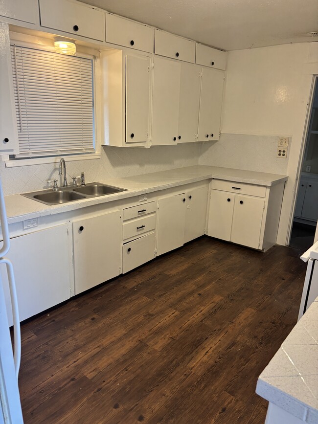 Photo - 629 W Nettie Ave Unit House