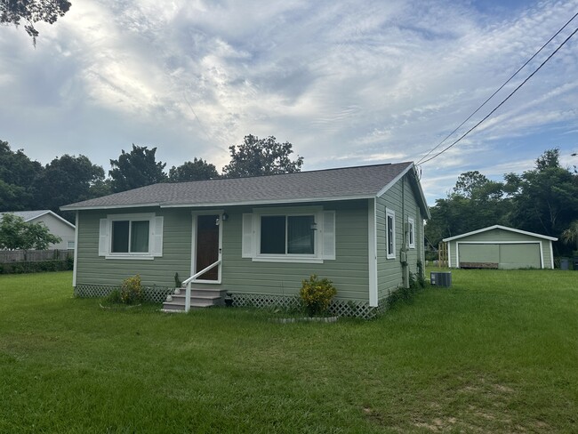 Building Photo - 37727 Poinsettia Ave