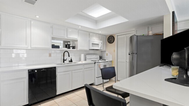 Photo - 14777 Wunderlich Dr Unidad True