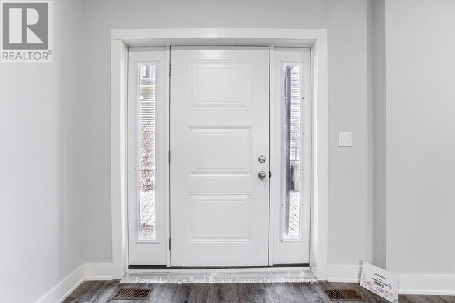 Photo - 39 Welland Ave Unité 2