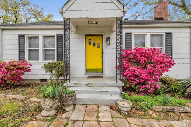 Building Photo - Charming Stuart Heights Home – Spacious, S...