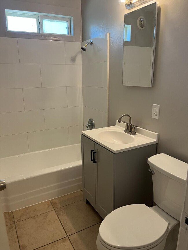 Photo - 263 N Evans St