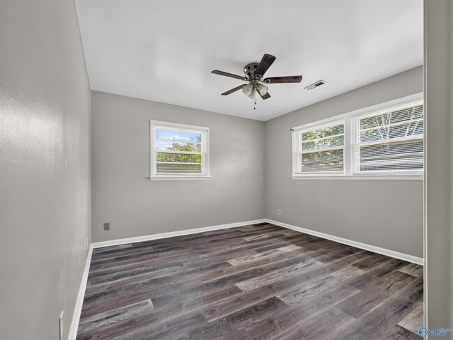 Photo - 2303 Lynn Rd NW