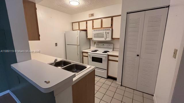 Building Photo - 2820 N Oakland Forest Dr Unit 106 Rental