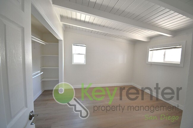 Photo - 209 Civic Center Dr