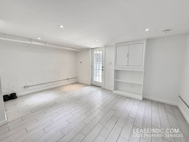 Photo - 627 Harvard St NW