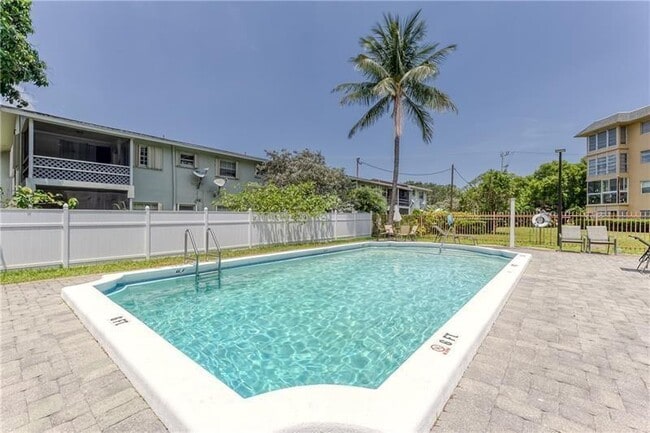 Photo - 941 Crystal Lake Dr Unit 211