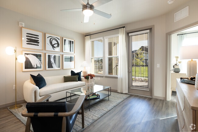 2BR, 2BA - 1,088SF - Living Room